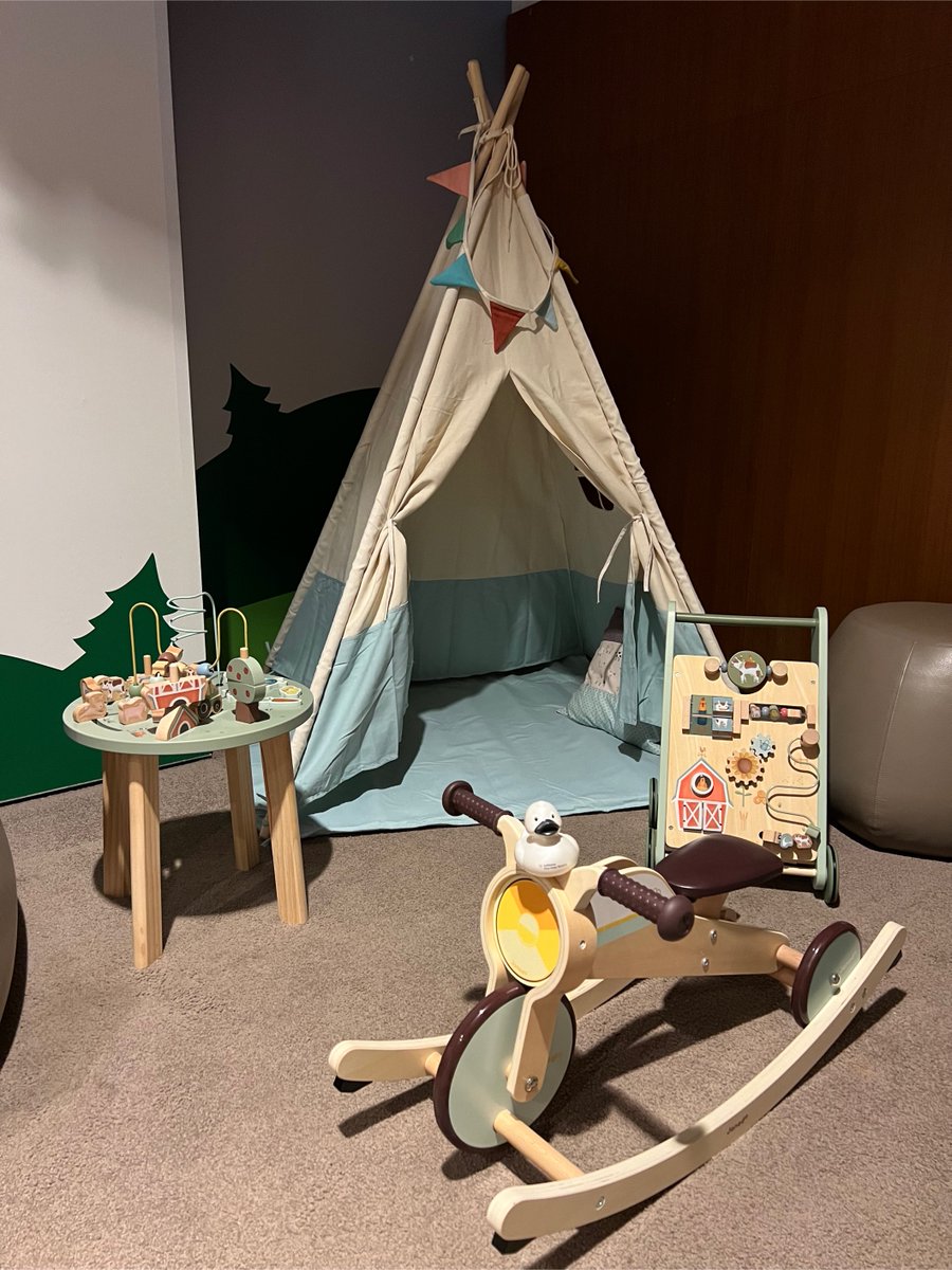 We are happy to present new toys <a href="/FCT/">aoi</a> FRA! Thanks to #worldshopmilesandmore for the equipment in our children's corner