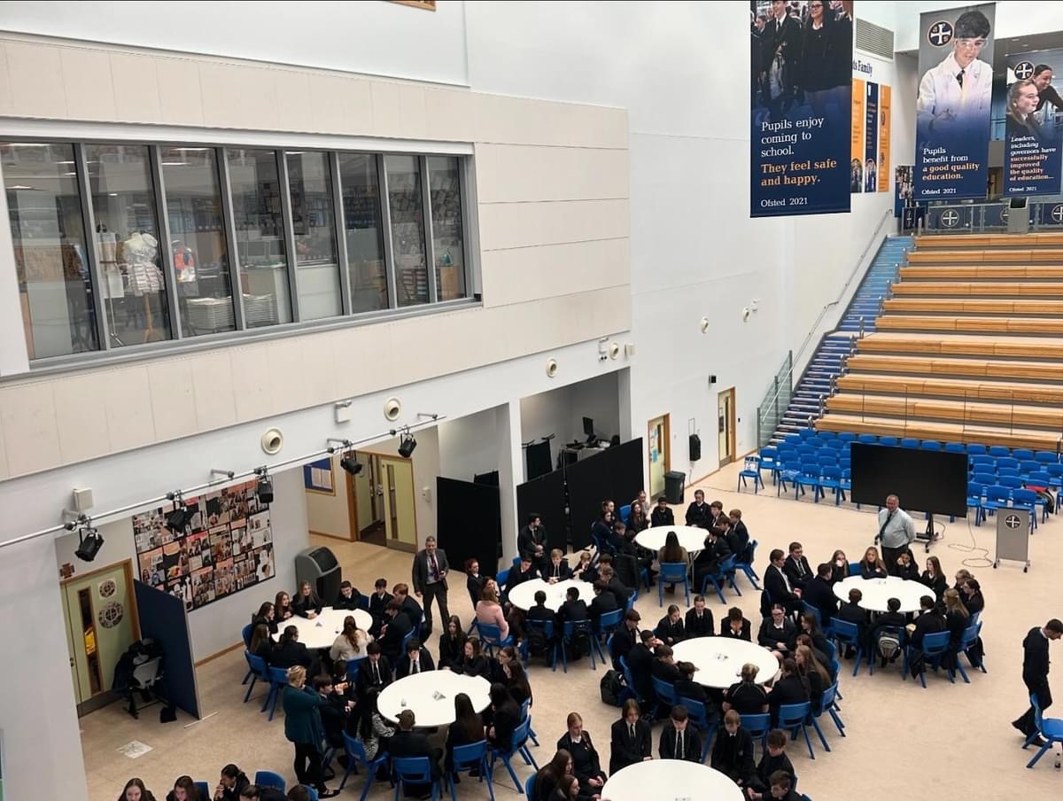 Throwback to last week when our Senior Associate and corporate specialist, Jayne Croft, met with Year 9 students from All Saints Catholic High School in Kirkby. Jayne provided valuable advice and shared her inspiring journey to becoming a lawyer.

#Community #CareerAdvice