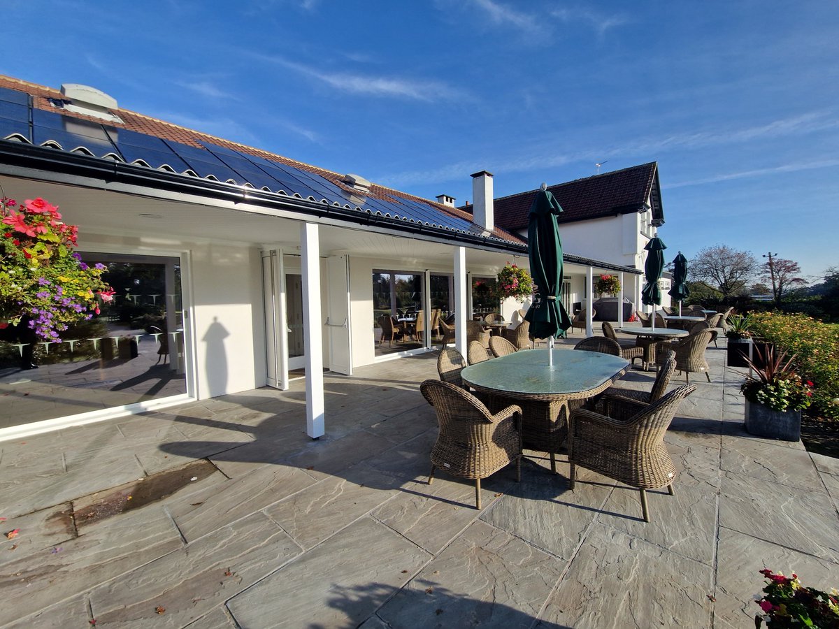 hallidayclark's tweet photo. Project Completion | Harrogate Golf Club
Reconfiguration &amp; refurbishment of the South Façade of @HarrogateGC  Clubhouse. Solar panels have been added, the entrance has been opened up &amp; new sliding doors have been added from the lounge to the seated terrace area. #architects #golf https://t.co/4h6izWpTf4