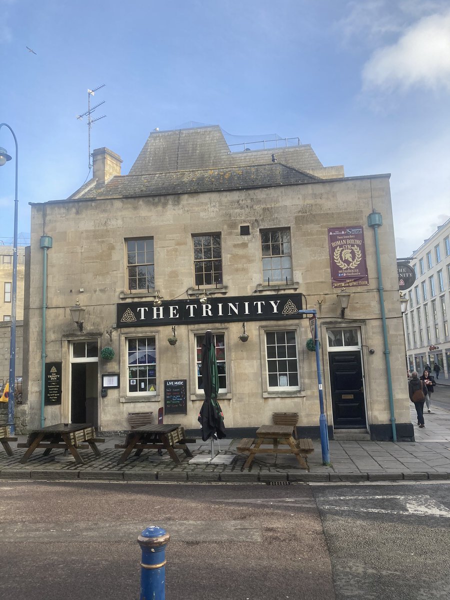 Stuart and Bess the chomping Chi! Raaar! tweet media