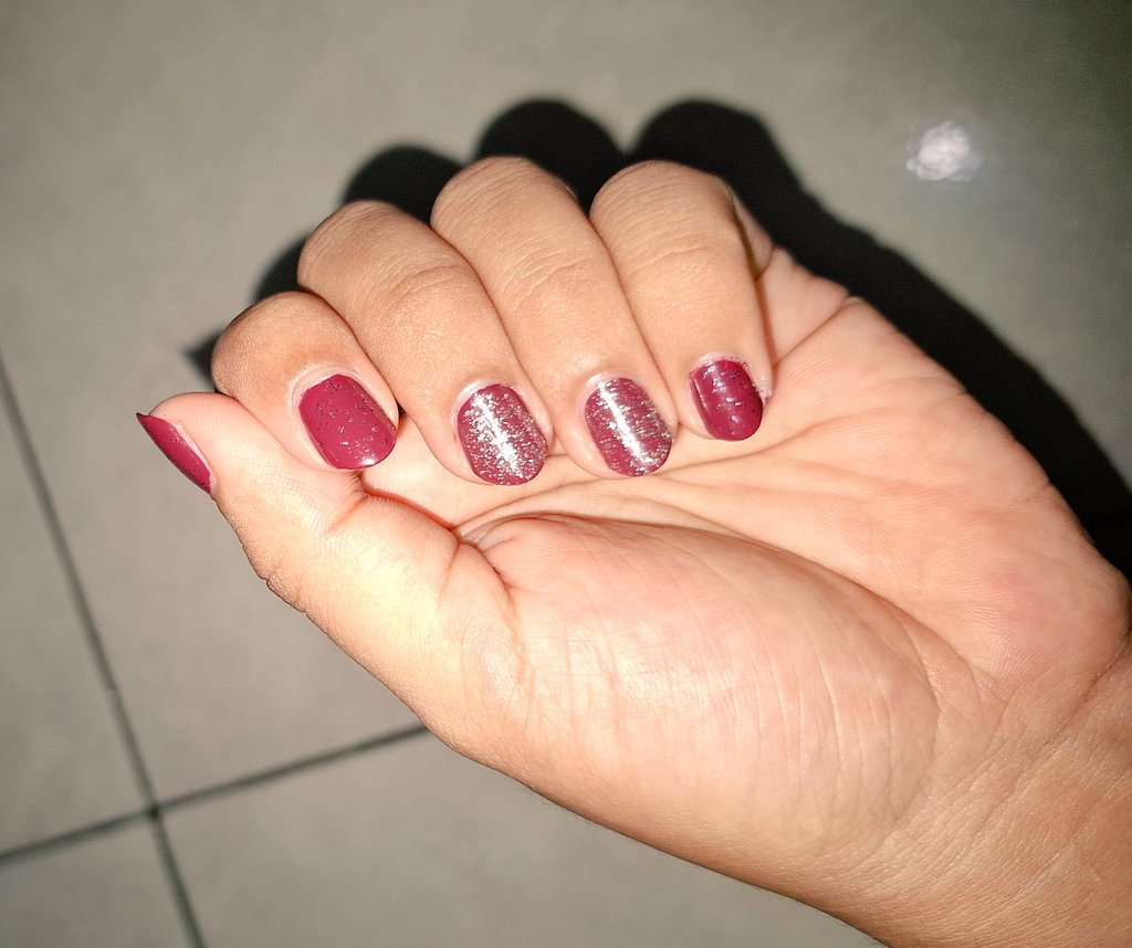 puutterrrr_i's tweet photo. YUHUU GANTI WARMAAA MERAH MENYALAAAA😍💅💅 https://t.co/CqLKD9zQaT