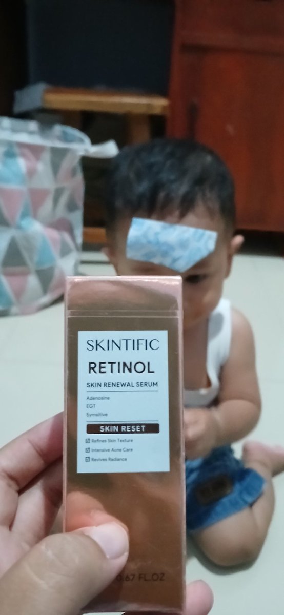 gitawnur's tweet image. Udah semangat mau cobain retinol nya Skintific, pas dateng baca kemasan dannnnnnn 🫠