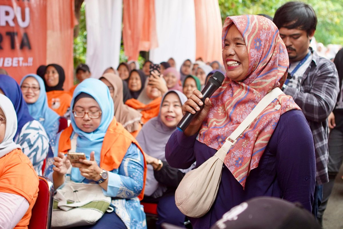 Warga Kebayoran Selatan Jaksel menganggap Calon Gubernur Pramono Anung sbg harapan baru warga Jakarta

Bukan tanpa alasan, programnya yang berpihak pada kepentingan rakyat kecil membuat warga menyebutnya sbg harapan baru.
#JakartaMenyala 
#PrakarUntukJakarta