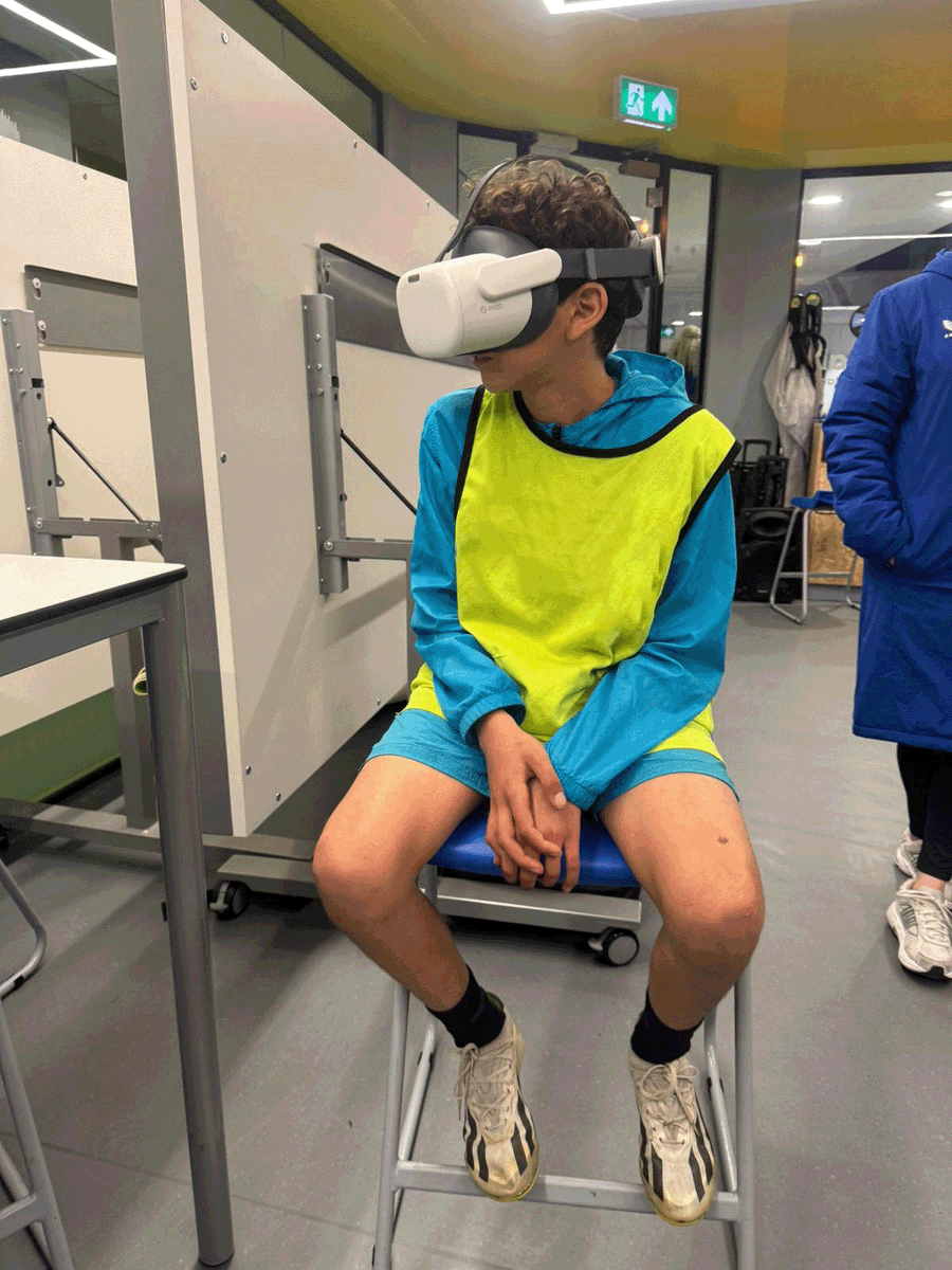 EITC's tweet photo. 🚓👏 This week, police forces across the UK are supporting #Sceptre, a national campaign that raises awareness on knife crime. 

In partnership with @MerseyPolice, our #PLKicks participants experienced a VR session on how to help if someone is affected by a knife attack. 

Young participants learned essential skills on how to respond to knife attacks and make decisions that promote safety in their communities.🤝💙