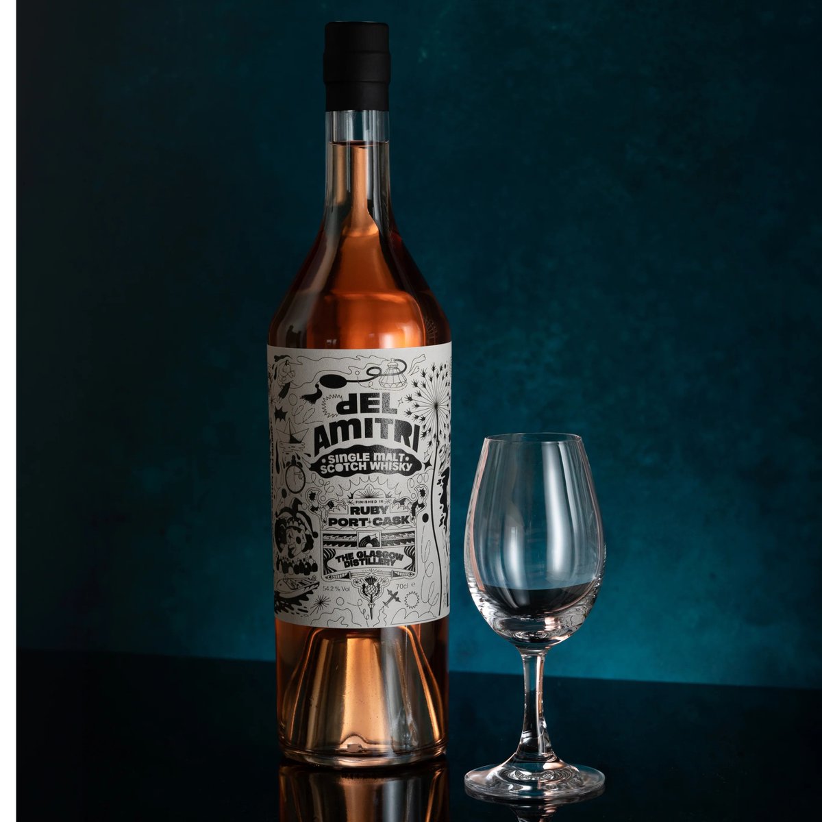 ✨we're thrilled to have produced the label for this single malt whisky from The Glasgow Distillery Distillery Co. in collab with Scottish rock legends Del Amitri and artist Nänni-pää for Caskade Drinks' Artist Series.

check out the beautiful labels below!
#whiskylabels