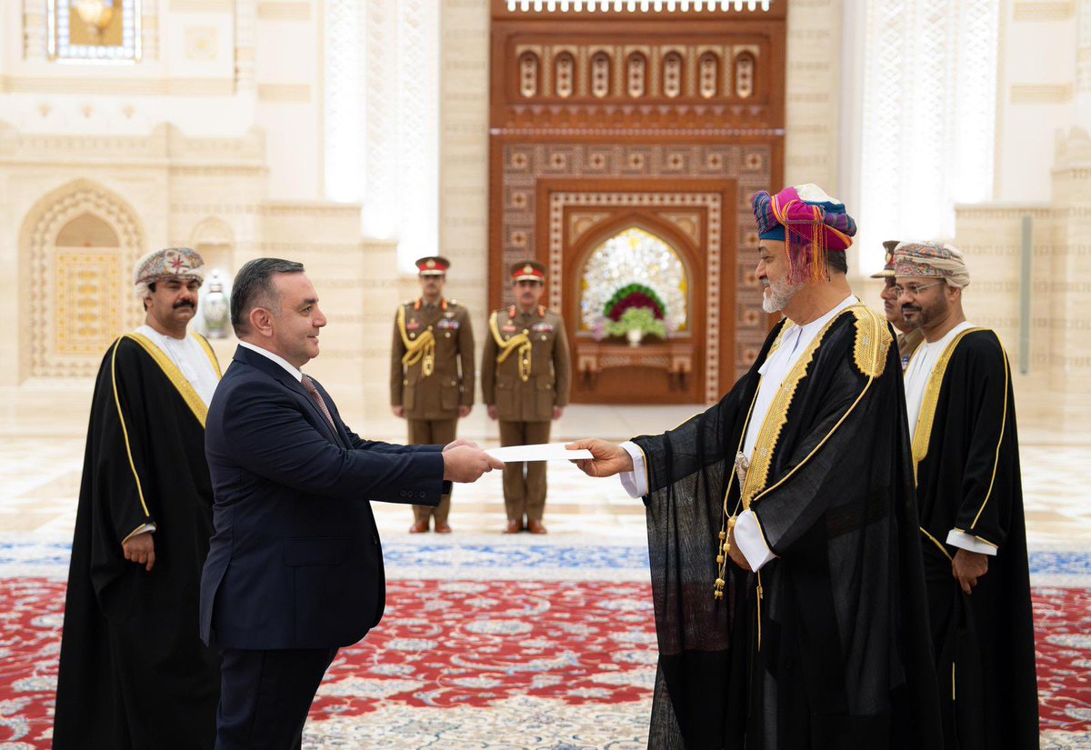 AzEmbassyOman's tweet photo. I had a distinct honor to present my Credentials as Ambassador of the Republic of Azerbaijan 🇦🇿 to His Majesty Sultan Haitham bin Tarik 🇴🇲 https://t.co/QkCSjvlLob