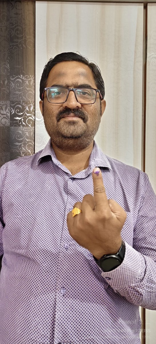 PLawale's tweet photo. मी मतदान केले......आपणही करा 🙂🙂 https://t.co/aPOgEehd80