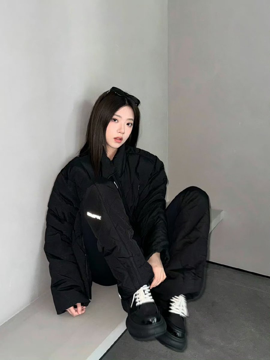 QiaoyiyuTH's tweet photo. 📸241114
精灵少女Gen1es_乔一鱼 Weibo Update (1/2)

🐟: เข้าสู่ฤดูหิมะก่อน❄️

🔗: https://t.co/SH24xm8mtQ

#QiaoYiYu #乔一鱼 #เฉียวอีอวี๋
#Gen1es #Gen1es_QiaoYiYu https://t.co/Lp2PXm5rxT