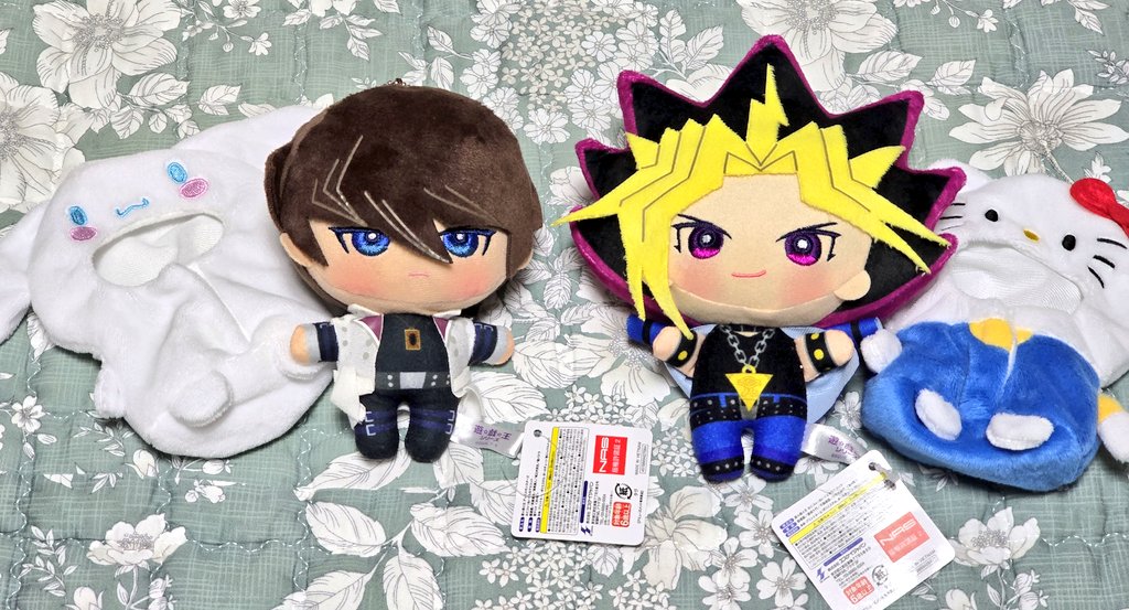 산리오 인형옷이 왓는데
사이즈 재서 주문한건데도 넘 짝다 😭
니토탄도 안들어감 머리가 너무 커서ㅋㅋㅋ
넨도 입혀야겟음... 그래도 이녕옷은 귀엽다