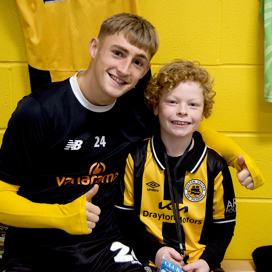 bostonunited's tweet photo. Our mascots had a great day with us on Saturday ⚽️ We have mascot day packages available for the remainder of the season, a great way to give your child a day to remember! 

To book email ceri.jackson@bufc.co.uk.