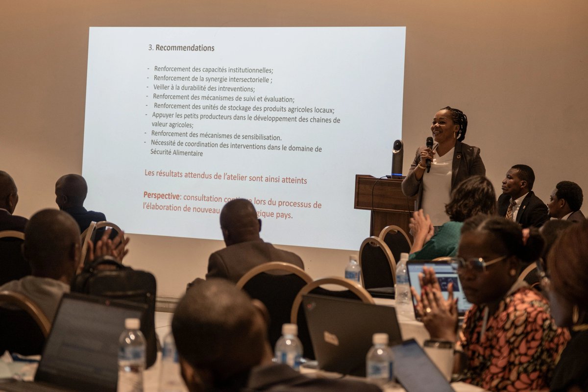 WFPDRC's tweet photo. 🇨🇩 Lors des consultations pour le Plan Stratégique Pays 2025-2030 du @WFP avec le Gouvernement, nous travaillons ensemble pour définir une stratégie qui garantira des repas scolaires, soutiendra l’agriculture locale et améliorera l’accès aux marchés. https://t.co/VV1T8LOlwi