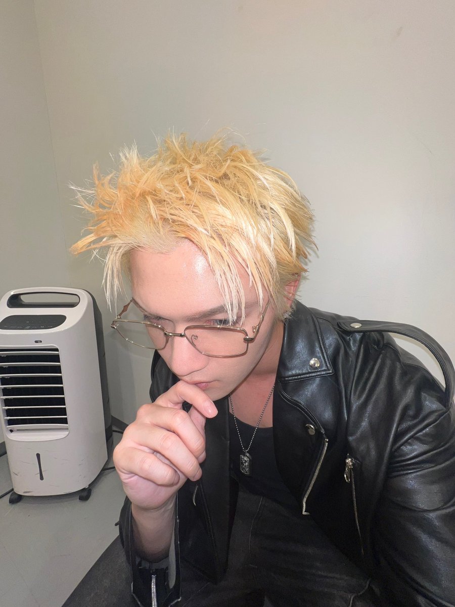 WOLFHOWLHARMONY's tweet image. しれっと赤髪卒業💇⭐︎

RYOJI

#WOLFHOWLHARMONY #WHH
#RYOJI