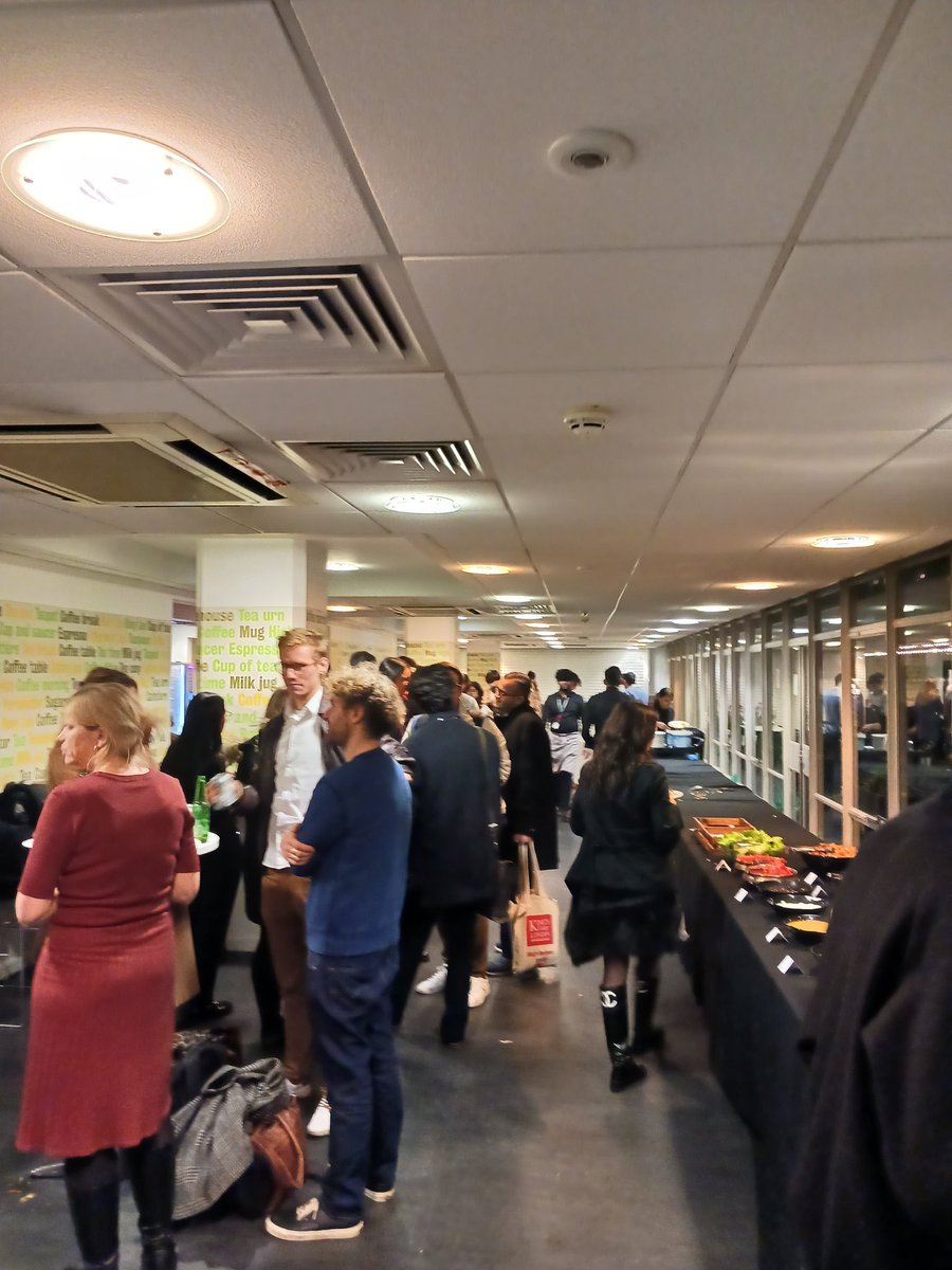 DrRodDacombe's tweet image. Wonderful @Kingspol_econ community social event last night. Faculty and students coming together to share food and conversation, finding ways to make London feel smaller.
And a reminder that we have the best views of any university. #wearekings