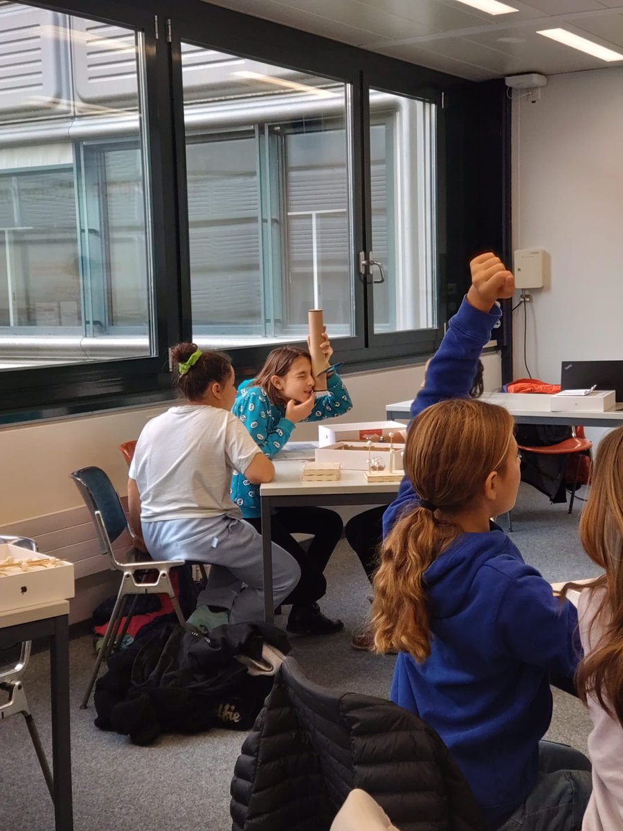 EPFL_SPS's tweet image. Aujourd’hui c’est la journée « Oser tous les métiers » dans le @EtatdeVaud canton de Vaud. C’est un plaisir d’accueillir 237 enfants intéressés, des collaborateurs et collaboratrices @EPFL avec 16 ateliers scientifiques et deux conférences.
