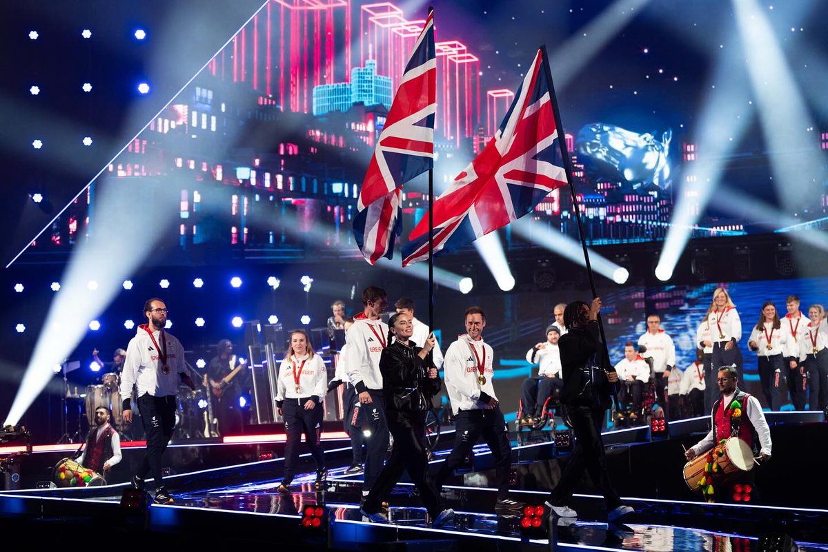 acme_lighting's tweet photo. Thrilled to illuminate the @ParalympicsGB’s homecoming at @UtilitaArenaBHM! Our #AcmePixelLineIp and #PulsarS2 transformed the arena into a dynamic tribute to Britain's Paralympic champions.
Special Thanks to:
@LcrLights for providing the equipment and sharing the photos https://t.co/ZyaQOjRClc