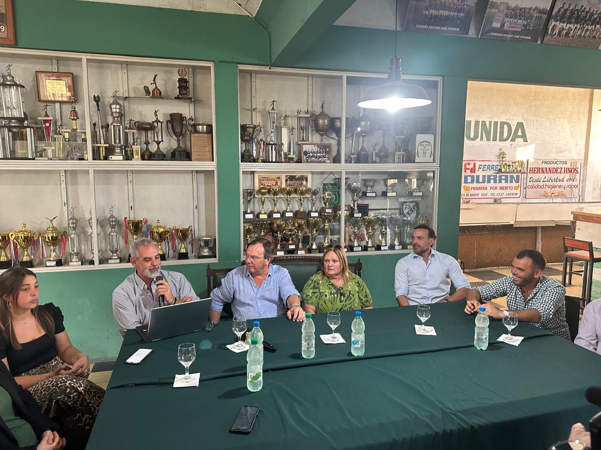 El día de ayer 6 instituciones firmaron Convenios Sociales, un gran respaldo del Gobierno Nacional a la  comunidad para continuar concretando proyectos, gobiernos Nacional y Departamental cumpliendo <a href="/JLFalero/">José Luis Falero</a> <a href="/ABentaberri/">Ana Maria Bentaberri</a>