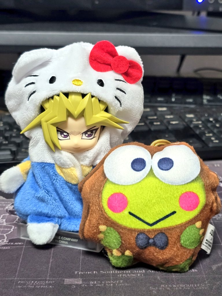 우리 넨도템이 드디어 모자달린 옷 입기에 성공을 🥹🥹🥹
(키티옷 : 살려줘...