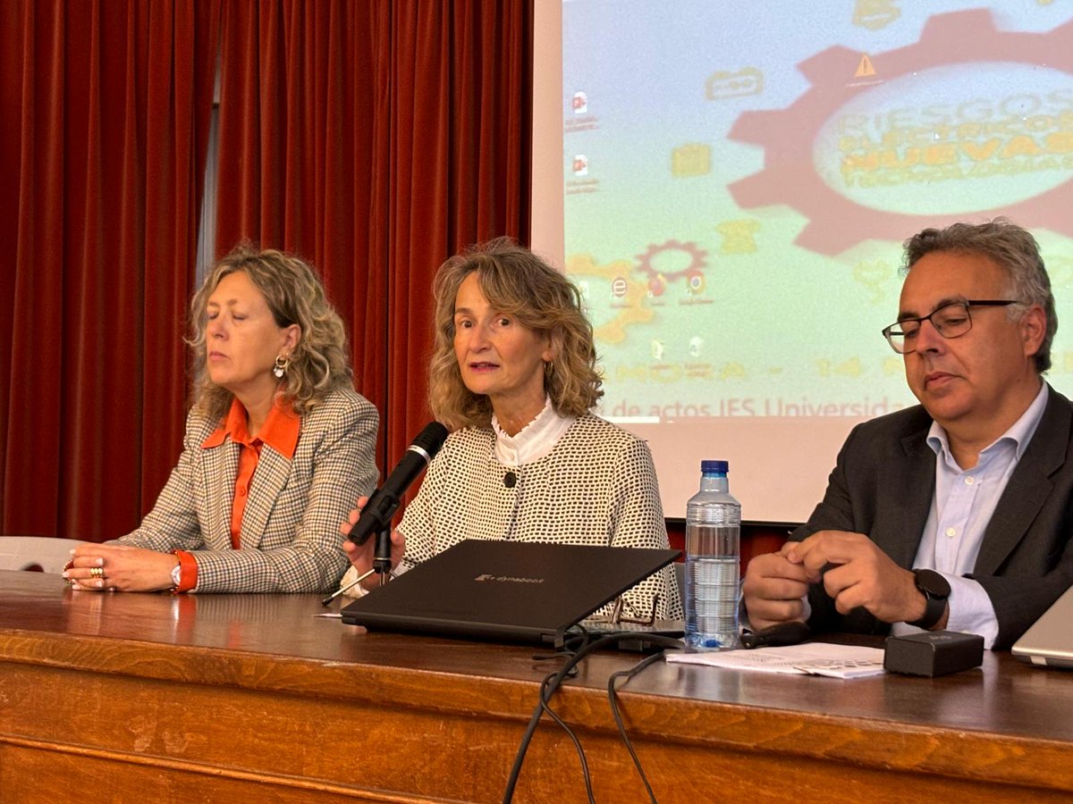 prevencionjcyl's tweet image. #FórmatePRL
JT &quot;Riesgos eléctricos nuevas tecnologías&quot;
#electrotec
Zamora 14/11/24

Ha inaugurado la Jefa de la Oficina Territorial de Trabajo de Zamora, María Luisa Villar Rodríguez