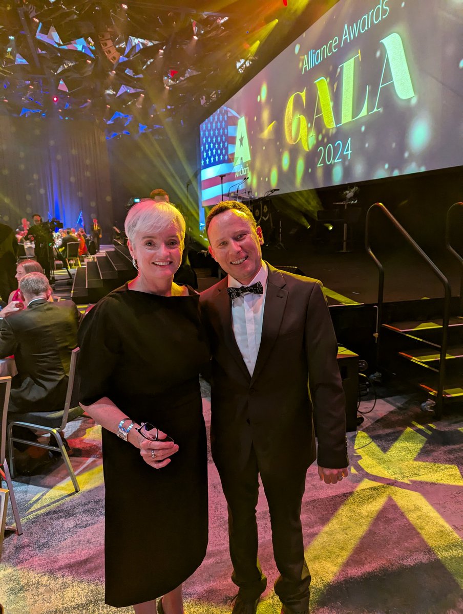 igordownunder's tweet image. The moment u meet the legend.... @DrEmmaLJohnston  #AMCHAM @AmChamAU