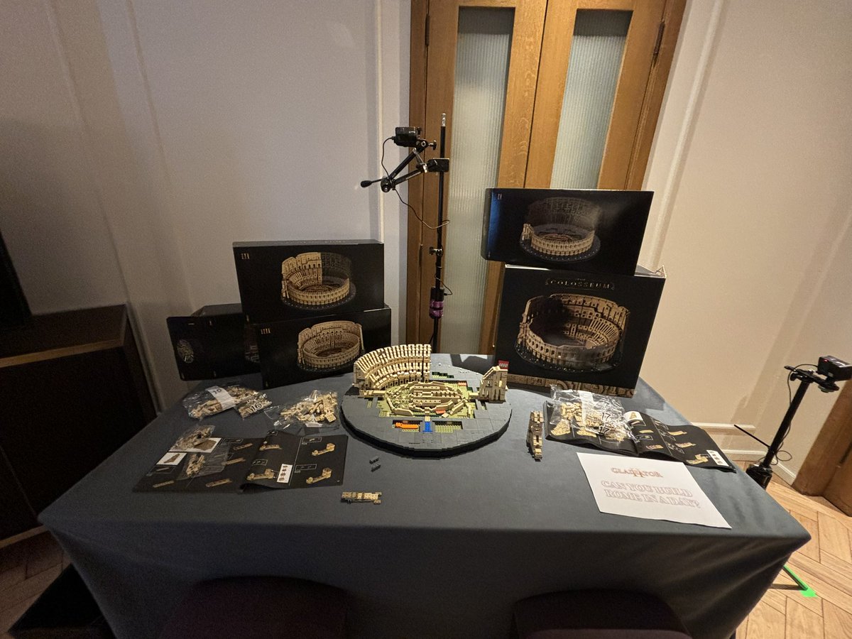 Ali Plumb tweet media