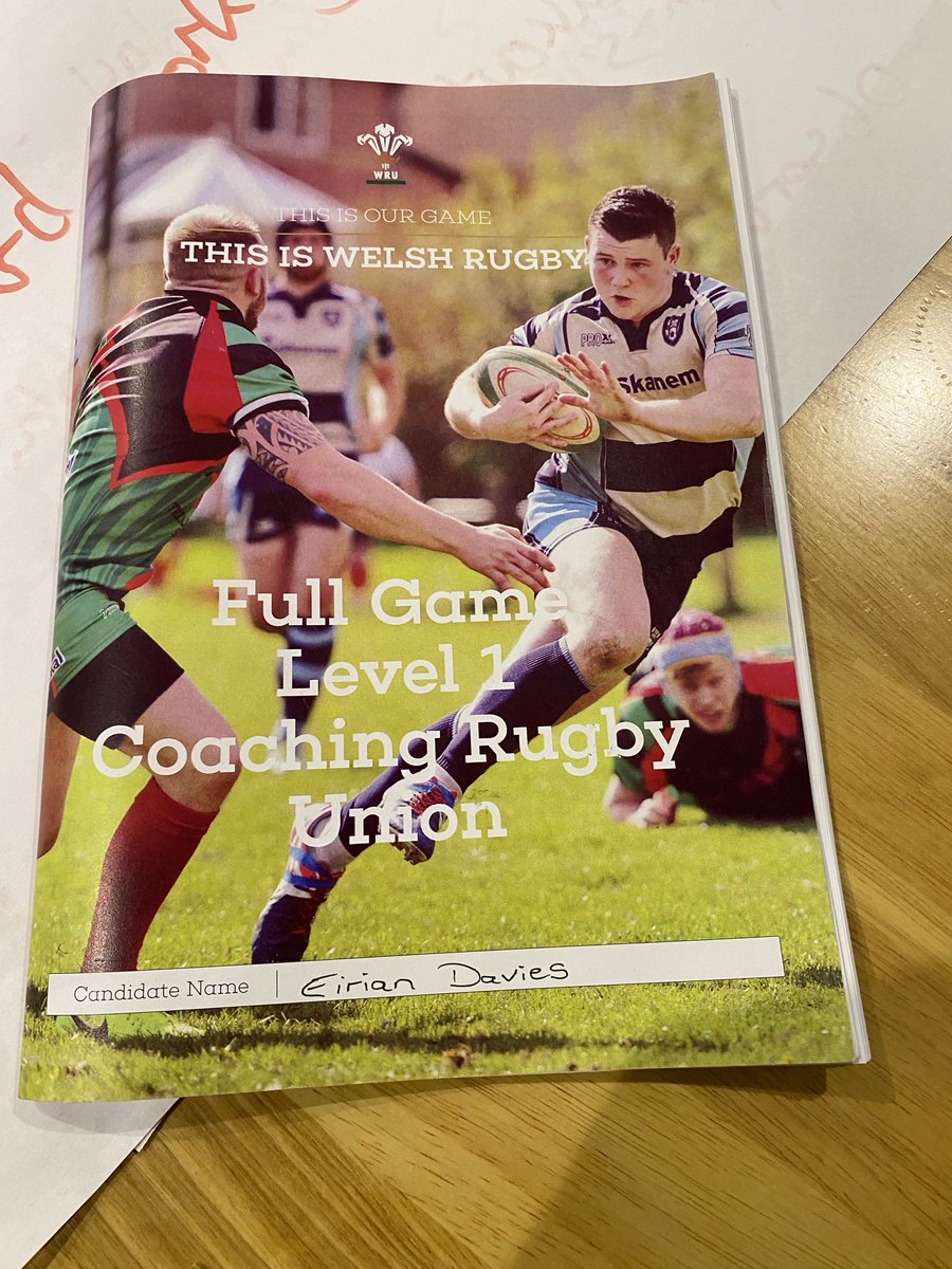 timpoole959's tweet photo. Evening 2 of the WRU Level1 Course ⁦⁦@StClearsRFC⁩ lat night.  Some great chat around Games for Understanding, Keeping the ball alive and Session Planning. 19 coaches putting the theory into practice via micro coaching games! ⁦@aledparry⁩ ⁦@WRU_Community⁩ https://t.co/M389dc86AG
