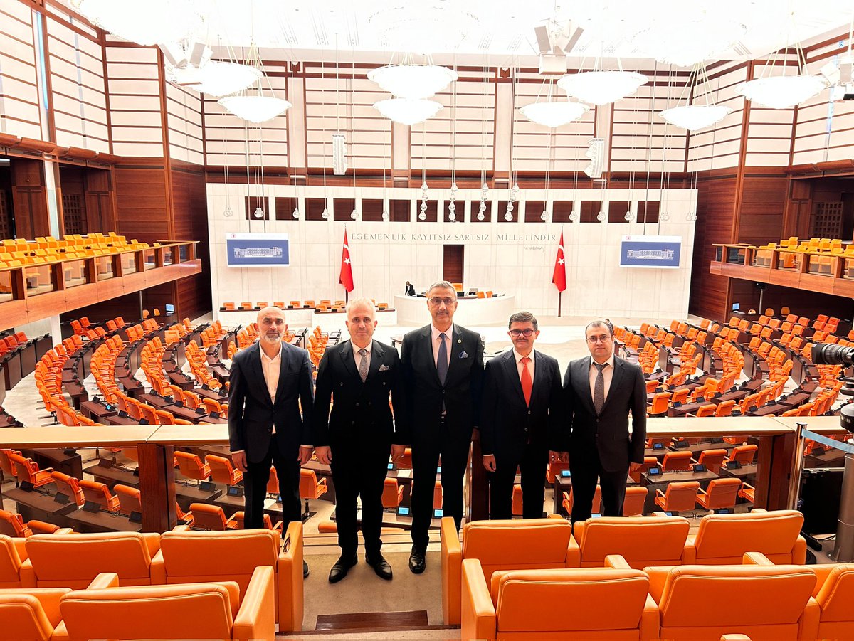 Sakarya Milletvekilimiz Sayın Lütfi BAYRAKTAR'ı <a href="/LBayraktar54/">Lütfi Bayraktar</a> Türkiye Büyük Millet Meclisi'nde Gelir Uzmanları Platformu olarak ziyaret ettik. Saygıdeğer Vekilimize misafirperverliği için teşekkür ederiz.
Selim DURMUŞ <a href="/SelimDURMUS/">Selim DURMUŞ 🇹🇷</a>, Ceyhun BAYRAKTAR, İlyas KANAT, Mehmet TURAN