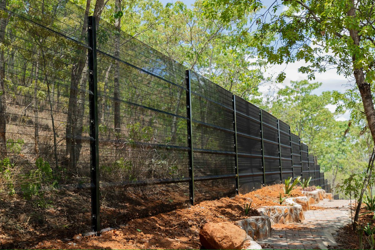 pomonasteel's tweet image. Securing every angle, no matter the climb! Look at our latest installation of ClearView Fencing on steep terrain, delivering top-tier protection and style in even the toughest landscapes.

🌐 pomonasteel.co.zw

#PomonaSteel #ClearViewFence #BuiltOnStrength #SecureEverySlope