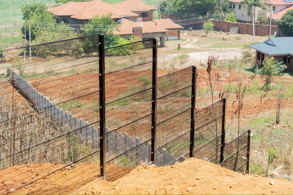 pomonasteel's tweet image. Securing every angle, no matter the climb! Look at our latest installation of ClearView Fencing on steep terrain, delivering top-tier protection and style in even the toughest landscapes.

🌐 pomonasteel.co.zw

#PomonaSteel #ClearViewFence #BuiltOnStrength #SecureEverySlope