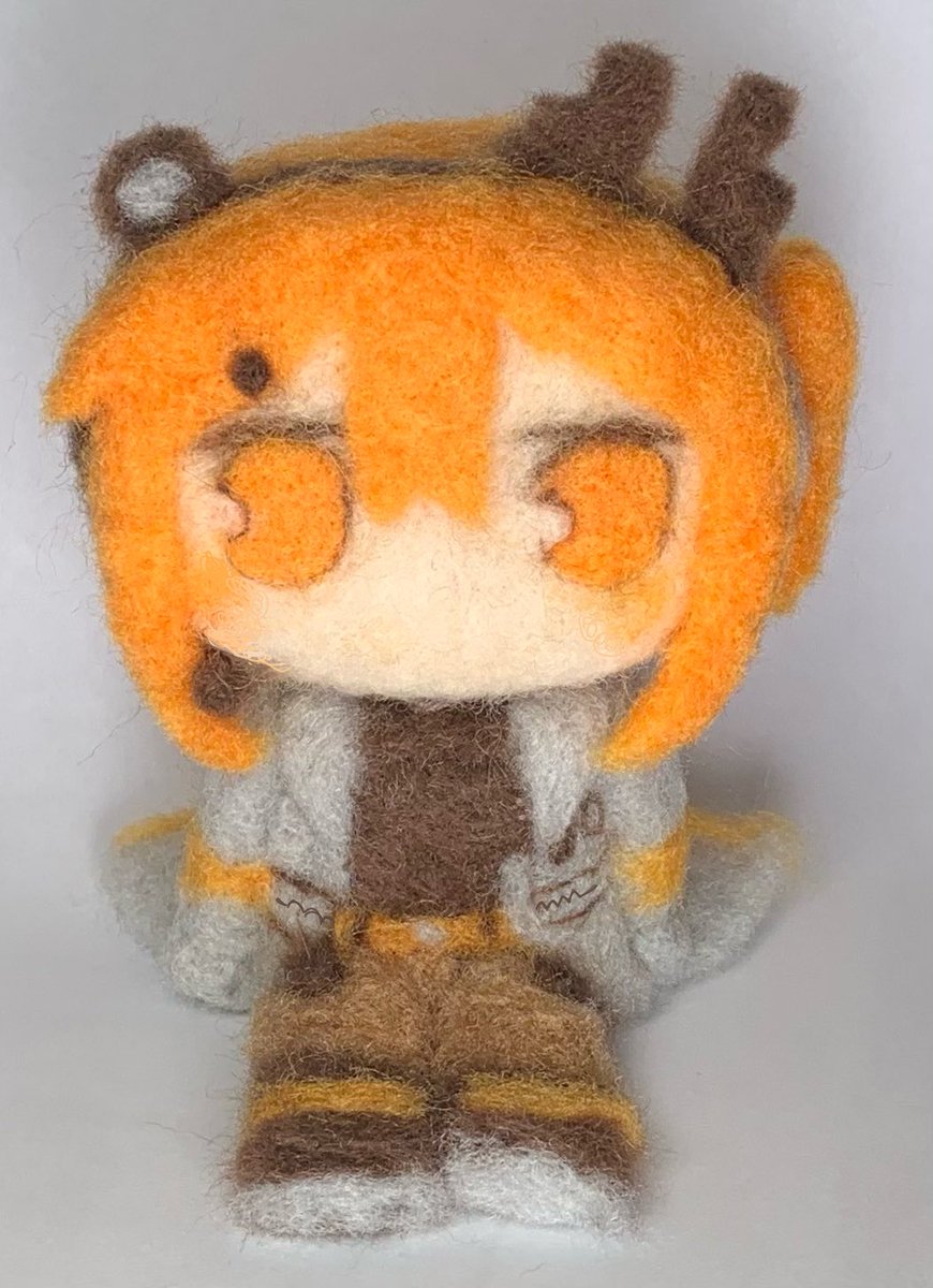 ちょい変ですが体も作りました！！羊毛フェルト楽しい…！#足立レイ