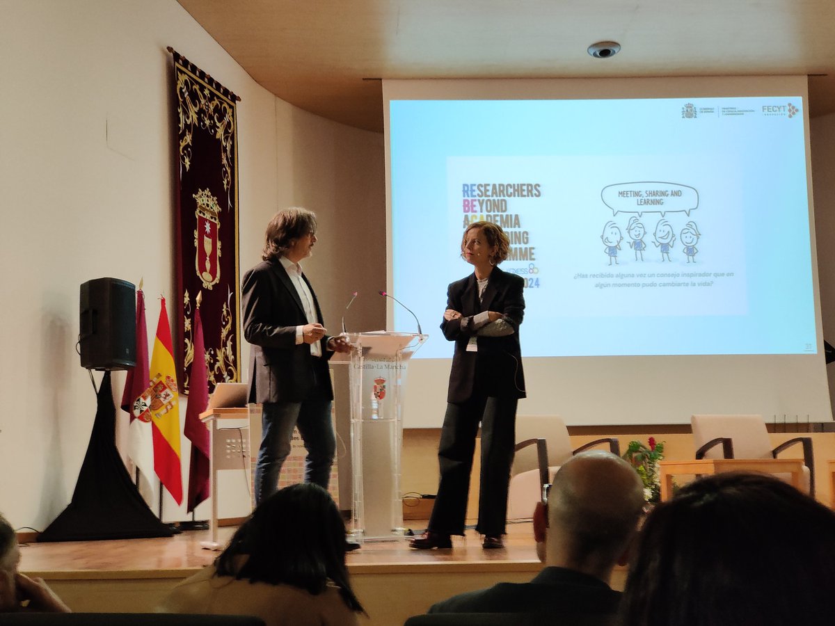 Agradecimiento general a todo el personal científico que se esfuerza en contrarrestar bulos ante la #DANA #Valencia,  tal como reivindicaba <a href="/luiszurano/">Luis Zurano</a> <a href="/RedDivulga/">Red Divulga</a> de <a href="/UPV/">Universitat Politècnica de València</a> en <a href="/aecomcientifica/">AEC2</a>, y que ha trasladado <a href="/EscuderoRoman/">Román Escudero</a> a <a href="/IzaskunLacunza/">Izaskun Lacunza</a>, con el aplauso de la sala.