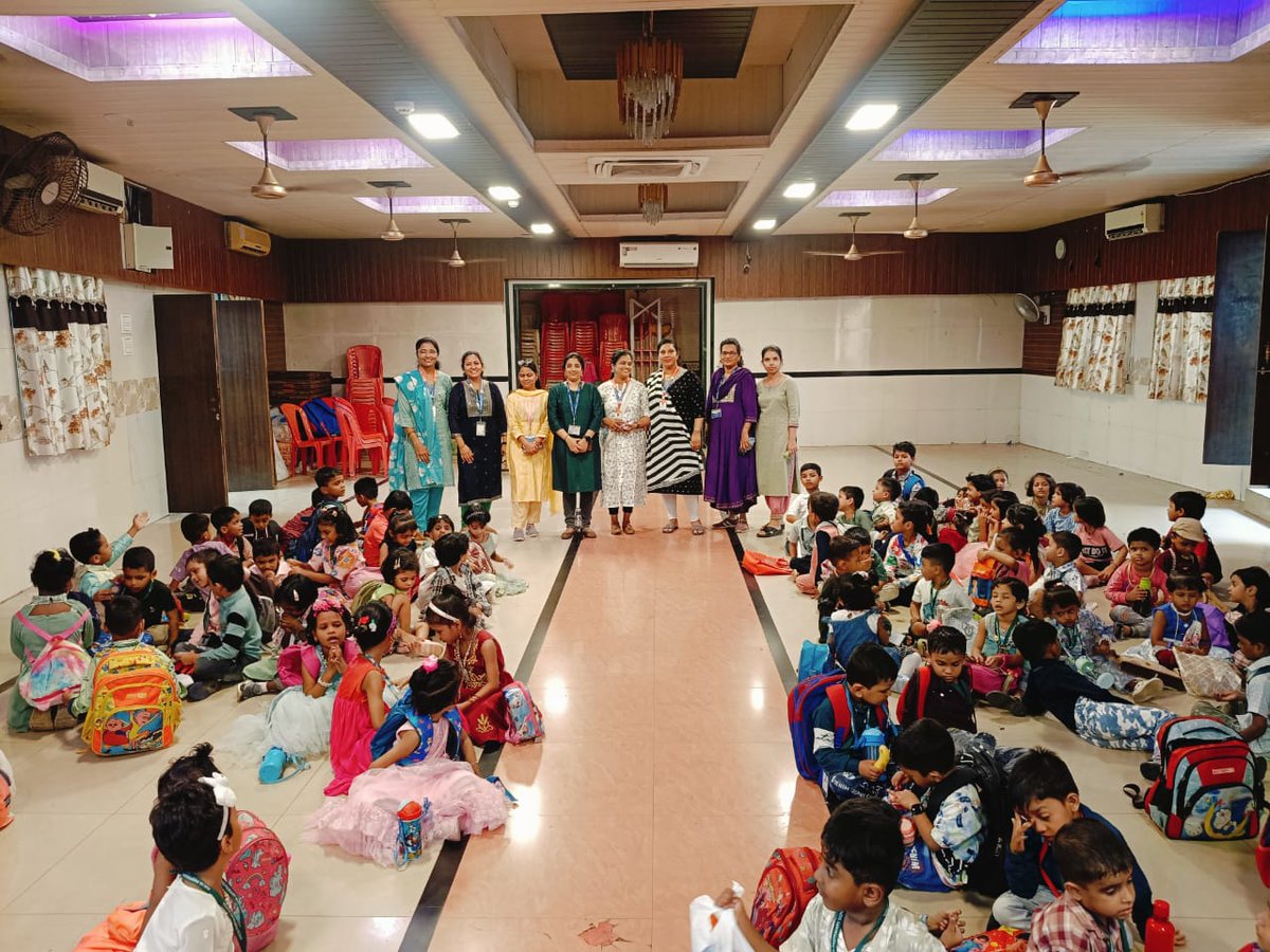 icmrnirwoh's tweet photo. Our #ChildHealth Clinic celebrated #ChildrensDay at Ahilya Vidyamandir, Kalachowki with 110 pre-primary school children and teachers. Through games and interactive activity sessions, the children were told about healthy eating habits and given fruits and gifts. https://t.co/DhUtolhl8T