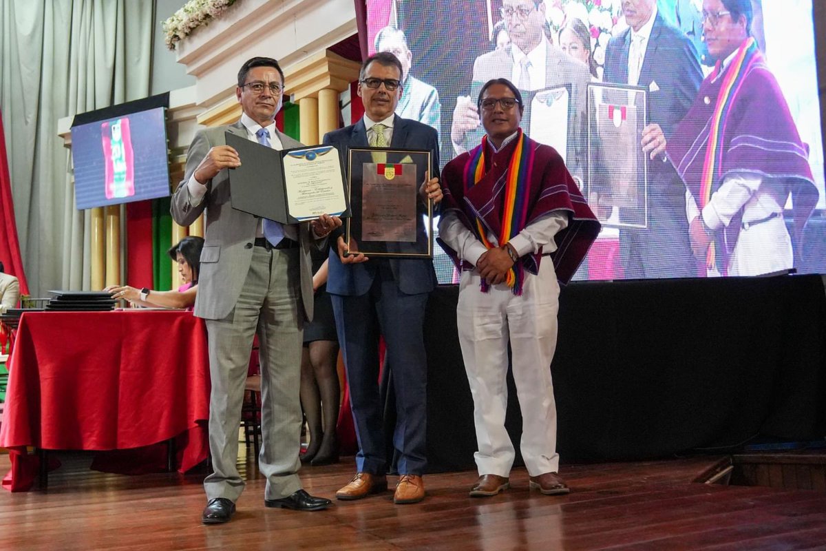 femec_ca's tweet photo. Agradecemos a la Alcadesa de #Ambato Dra Diana Caiza y por su intermedio al Ilustre GAD Municipalidad de Ambato por habernos otorgado el Premio Ornato 2024 en la cat G Edificaciones Industriales. 

Diseño Arq Luis Soria Pazmiño  y la construcción del Ing Luis Soria Paredes https://t.co/YMtuZaZyde