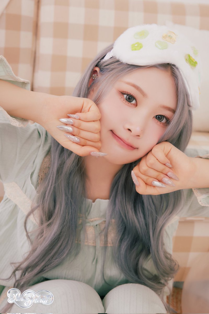 RBW_PURPLEKISS's tweet photo. [#퍼플키스]

퍼플키스(PURPLE KISS)
2025 SEASON'S GREETINGS
[Purplicious Party]

🔹 CONCEPT PHOTO 🔹

▫ YUKI ▫ 
▫ CHAEIN ▫ 
▫ SWAN ▫

#PURPLE_KISS #시즌그리팅
#유키 #채인 #수안
#Yuki #Chaein #SWAN
#Purplicious_Party https://t.co/EH3C3iMp2e