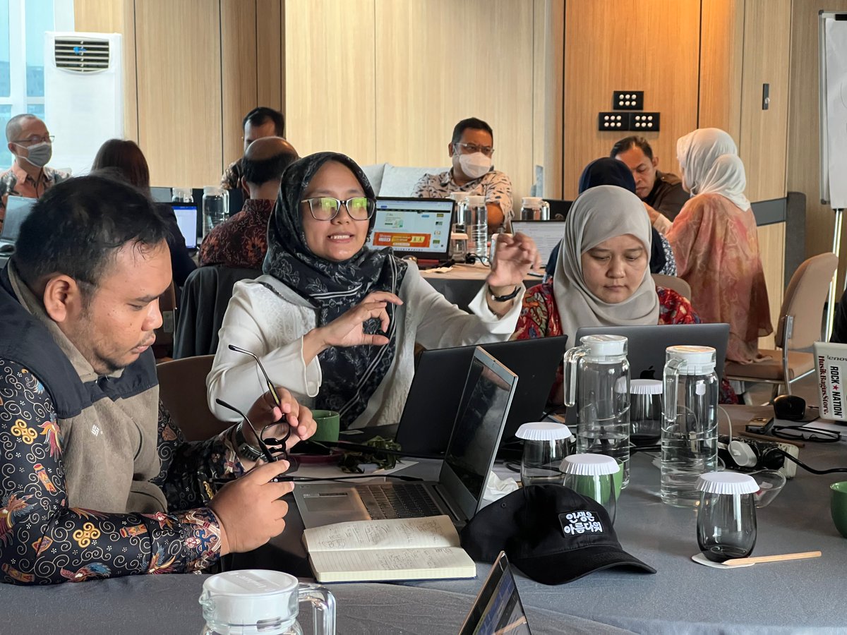 WFD_Democracy's tweet photo. Democracy can address global challenges like climate change.

@WFD_Indonesia and @crpginfo recently organised a Climate Adaptation Forum, supported by the EU, to propose actions on issues including legislative recommendations to enhance climate change adaptation.

#DemocracyCan https://t.co/EuBE3o5Qyb
