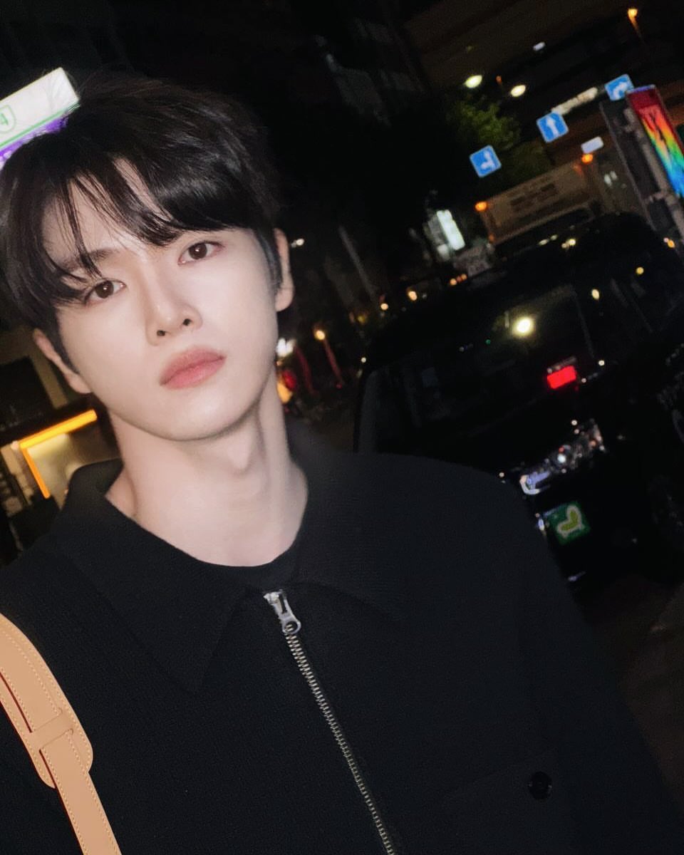 이즈 tweet media