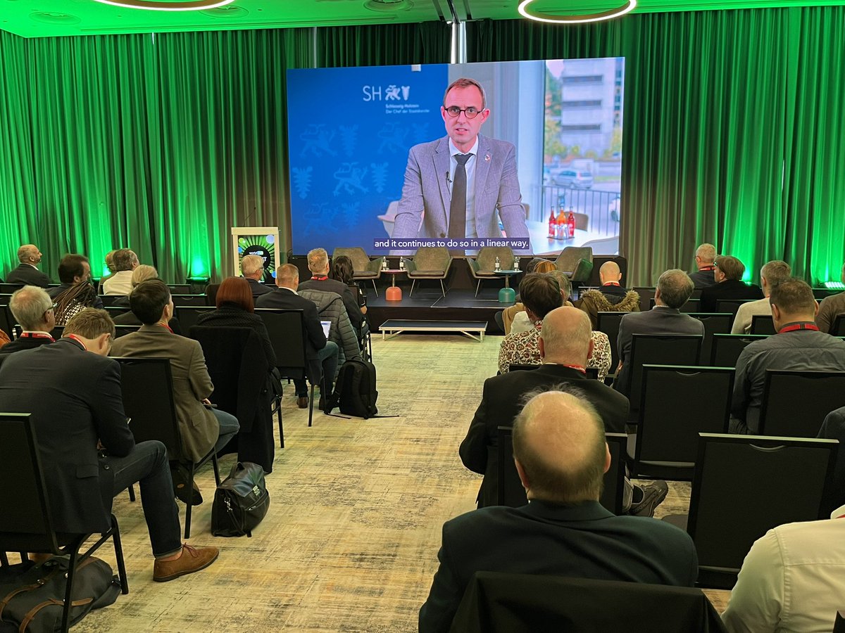 WorldDAB (@worlddab) on Twitter photo At #worldDABsummit24 <a href="/SchroedterDirk/">Dirk Schrödter</a> <a href="/Land_SH/">Schleswig-Holstein</a> explains the transition to DAB+ by 2031. “With DAB+ we are creating more media diversity, which is extremely important.” At #worldDABsummit24 <a href="/SchroedterDirk/">Dirk Schrödter</a> <a href="/Land_SH/">Schleswig-Holstein</a> explains the transition to DAB+ by 2031. “With DAB+ we are creating more media diversity, which is extremely important.”