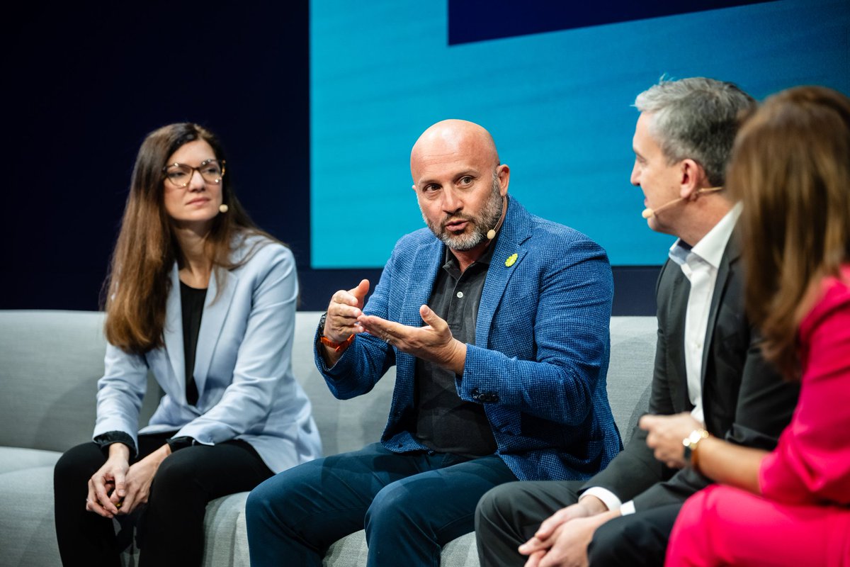 AliSamihMagboul's tweet photo. Another achievement for @ASMest Team #Partners in Crime with @siemensindustry at @spsmesse ❤️ ... #Partnership #ASM #YourMission #OurSuccess #WeCreateSolutions https://t.co/vBG5afWUoO