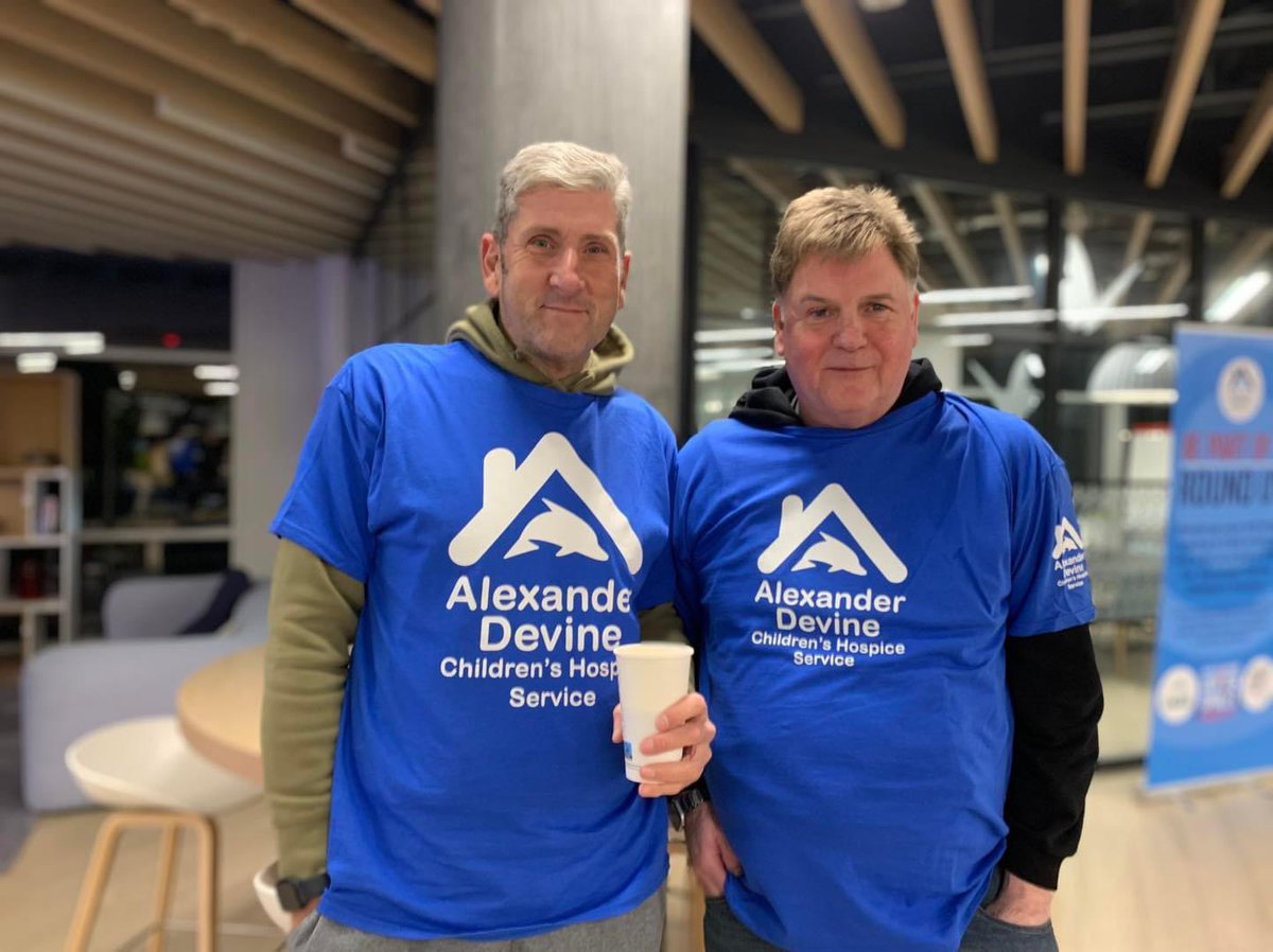 alexanderdevine's tweet image. CONGRATULATIONS to our intrepid team of fearless firewalkers, who last night conquered their fears to walk on hot coals of over 800C at Arlington Park Reading! 🔥🔥🔥

Full story to follow! 
#TeamDevine #Firewalk