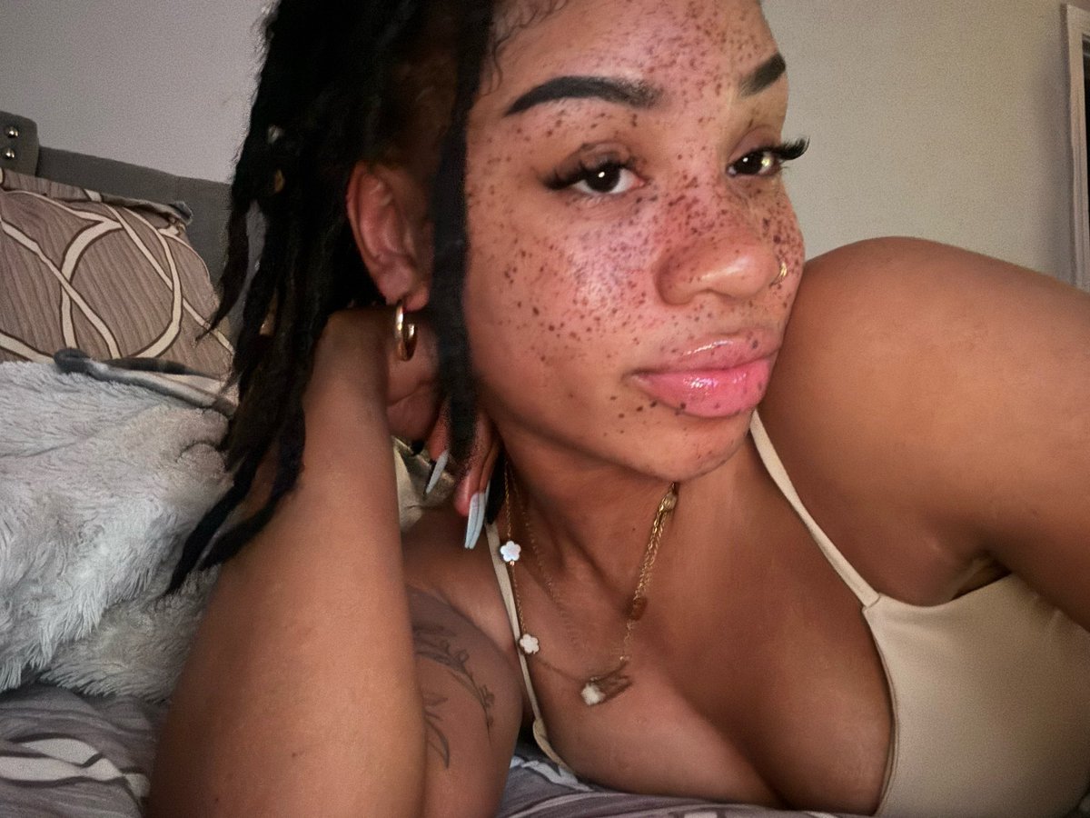 EvilSativa's tweet photo. How does it feel to only be used to your wallet? https://t.co/1Eevgmq5AX