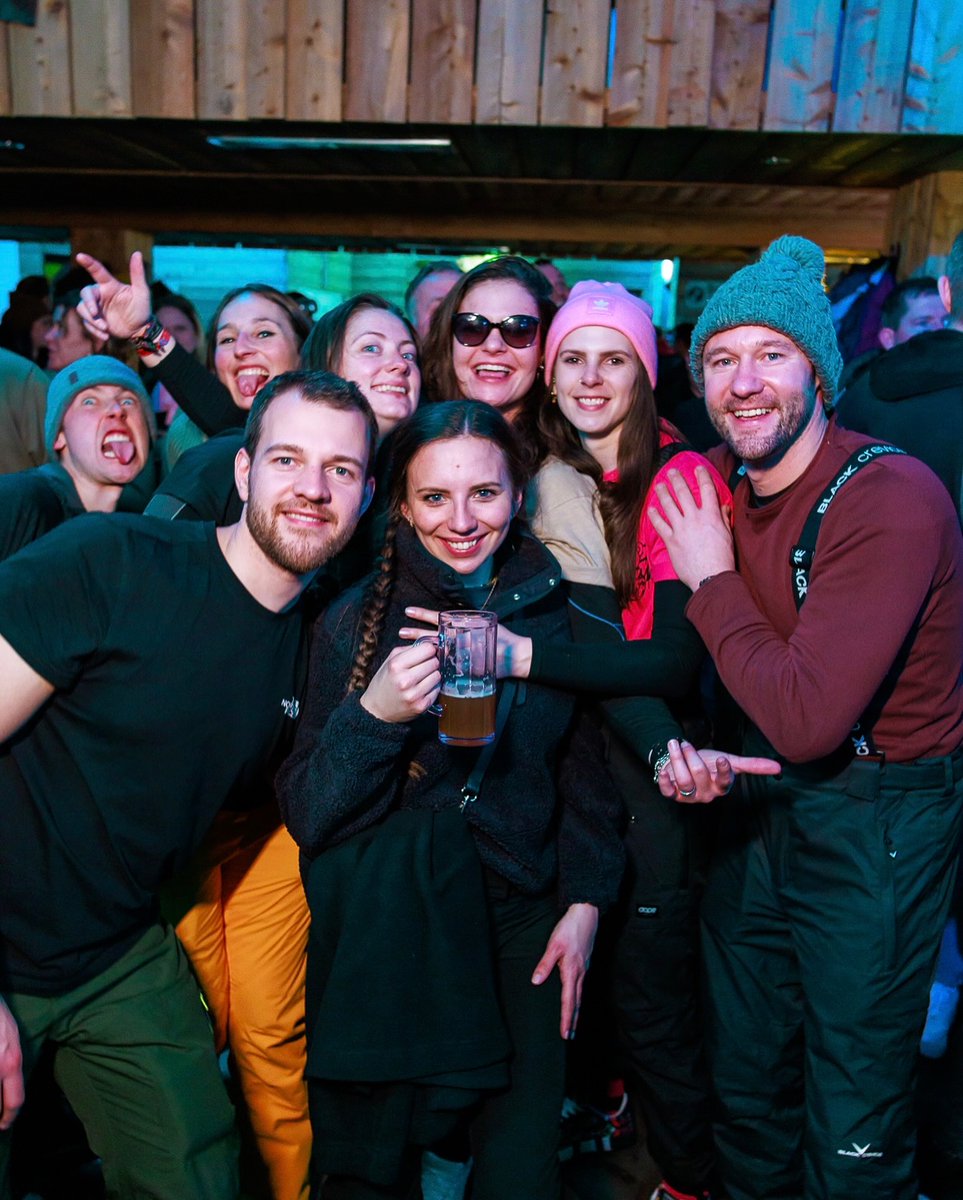 Ab Freitag könnt ihr wieder Winterluft schnuppern. Ein Lift am Poppenberg wird  laufen. Endlich  wieder Schnee unter den Füßen! Feiert das am Sa. Noel Holler und ISEK läuten bei Möppi die Partysaison ein! Der Eintritt frei
#skiliftkarussell #winterberg #winersportarena #sauerland