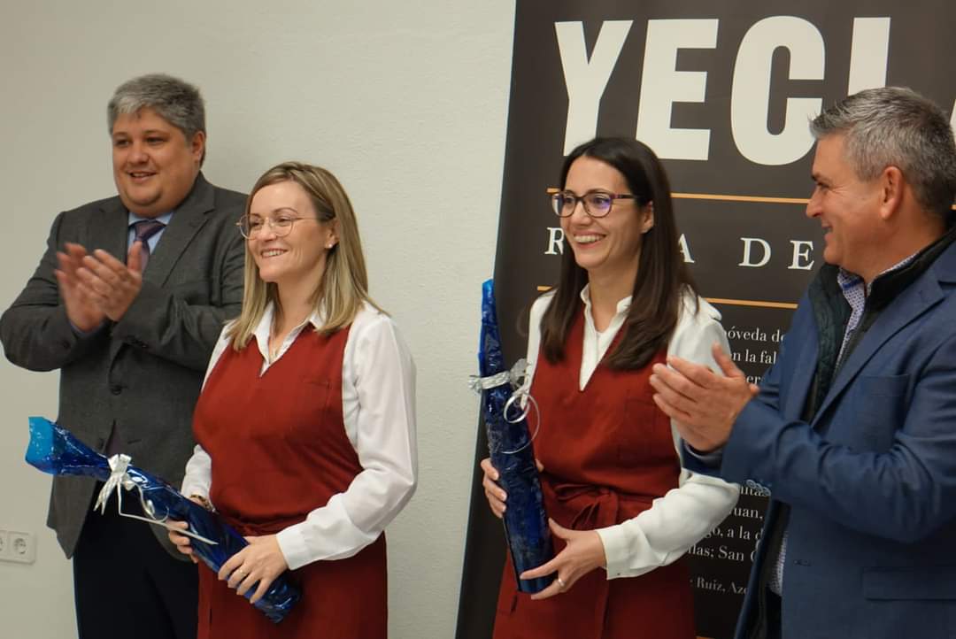 XIII edición del Certamen Enológico 'Fiestas de la Virgen'. 
Os esperamos el sábado 23 de noviembre en el "Concurso de catadores amateur" en la sala de cata del Consejo Regulador en un ambiente lúdico y didáctico.
Por la tarde en el auditorio, charla “Azorín Paisajes líquidos”.