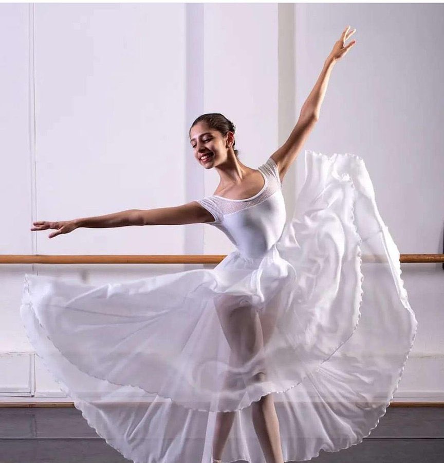 Mimar Sinan Güzel Sanatlar Üniversitesi Konservatuar Fakültesi öğrencisi Eylül Sıla Ilgaz, odasında ölü bulundu. 

Eylül Sıla’nın şüpheli ölümünün aydınlatılması için etkin soruşturma yürütülsün, gerçekler açığa çıkarılsın.

Soruyoruz:

#EylülSılaIlgazaNeOldu?