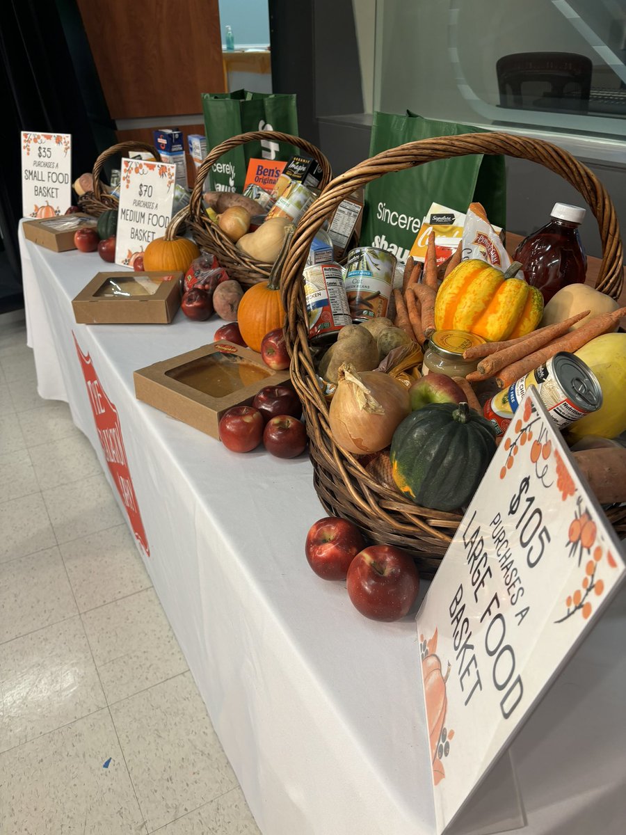 Today is our 10 Cares Thanksgiving! Please join us in putting hot meals on the tables of those who are struggling this holiday season.

Text FEEDRI to 31333 or find other options to donate today here: turnto10.com/station/10-car… <a href="/NBC10/">NBC 10 WJAR</a>