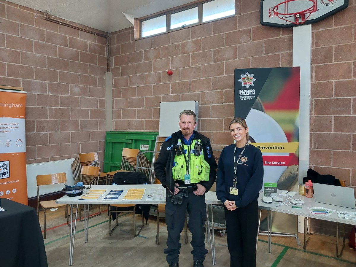 Harborne Police (@harbornewmp) on Twitter photo Harborne PCSO's are currently at Harborne Baptist Church sitting alongside West Midlands Fire and other providers offering advice to local residents. If you can spare 5 minutes please come and have a chat.
<a href="/WMPolice/">West Midlands Police</a> Harborne PCSO's are currently at Harborne Baptist Church sitting alongside West Midlands Fire and other providers offering advice to local residents. If you can spare 5 minutes please come and have a chat.
<a href="/WMPolice/">West Midlands Police</a>