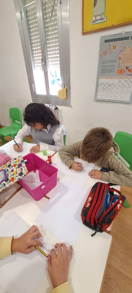 3r Fars: Tallers matemàtics per repassar les taules de multiplicar: parxís, bingo i resolució de problemes. Gràcies Teresa per ajudar-nos. #aliats #matemàtiques #multipliquem <a href="/TeresesVilanova/">Escola Les Tereses</a> <a href="/FETeresiana/">FET</a>