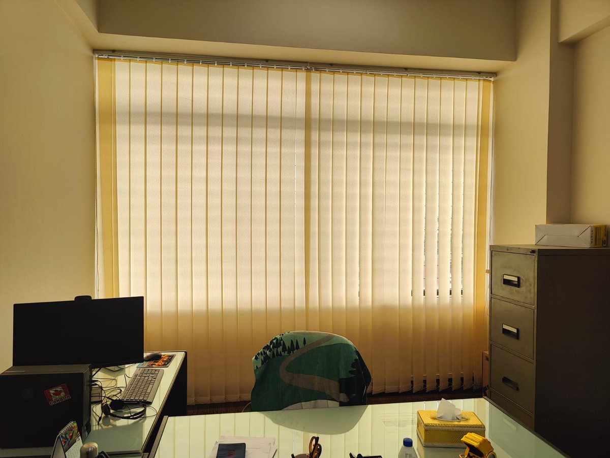 obaze_interiors's tweet image. Elevate your office environment! Get stylish vertical blinds for only Ksh 2200 per sqm. Contact us at 0740489487. #OfficeBlindsNairobi #InteriorSolutions #WorkspaceStyle