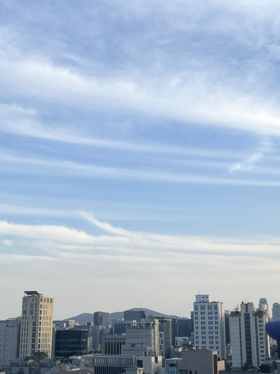 UNIS_offcl's tweet photo. ☀️☁️<3 

#UNIS #유니스 
#ELISIA #엘리시아 https://t.co/7pTDD9LCXf