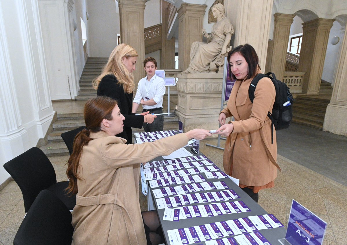 kmsz_muni's tweet photo. Minulý týden se v Brně uskutečnila Výroční konference Národního institutu pro výzkum socioekonomických dopadů nemocí a systémových rizik @institutSYRI , zaměřená na nerovnosti v současné společnosti.
🧑‍🔬Naši katedru reprezentovali výzkumníci a výzkumnice zapojení do projektu: 1/4 https://t.co/lNqoUuq9zh