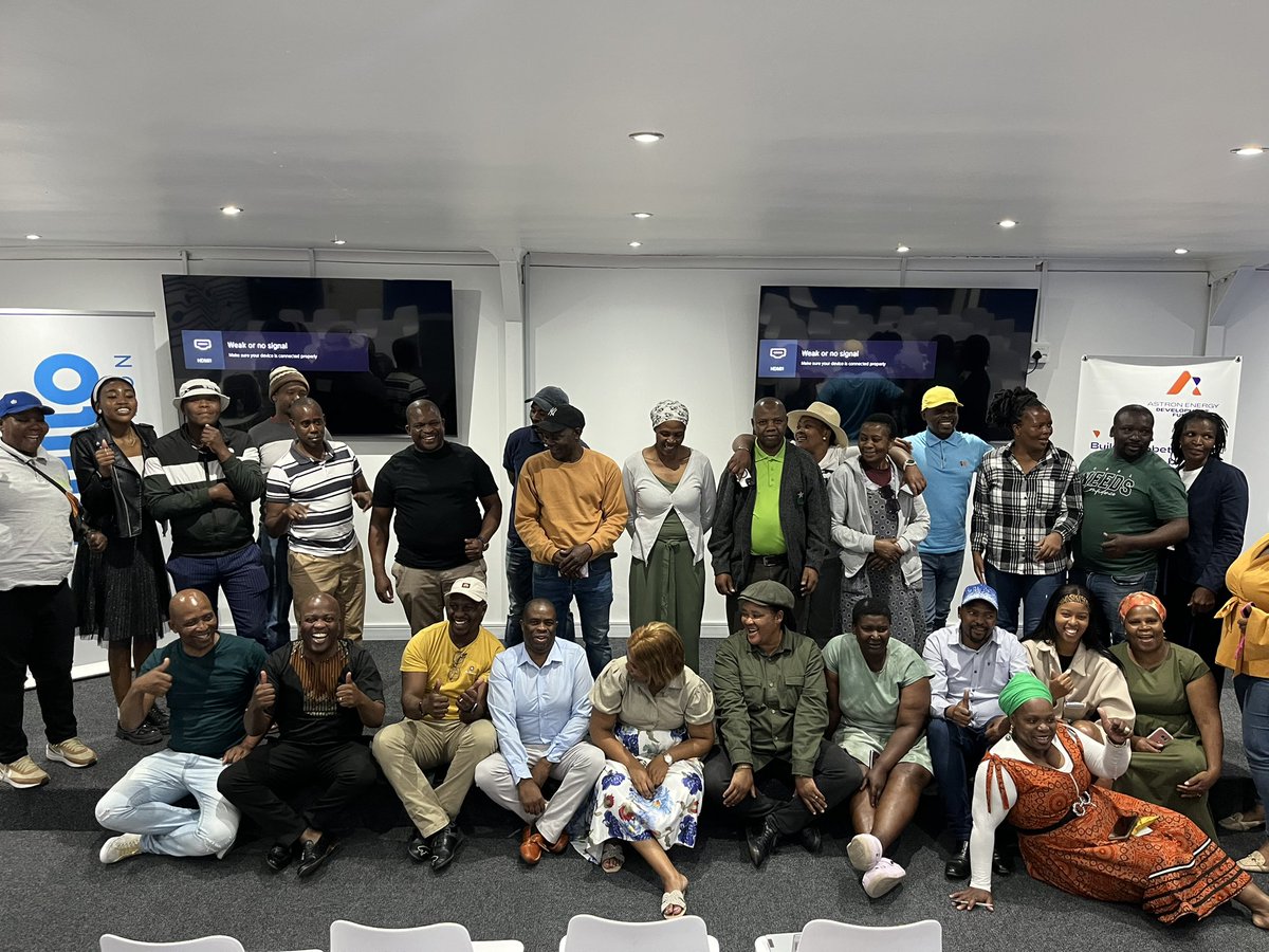 SiluloUluthoF's tweet image. Our last speaker today is Simpiwe Malotana from Tando Business Solutions, diving into the power of databases and how they can accelerate business growth and development!.

#SiluloFoundation #AEDF #EmpowerDunoon #TownshipEmpowerment #BusinessGrowth #EntrepreneurSupport