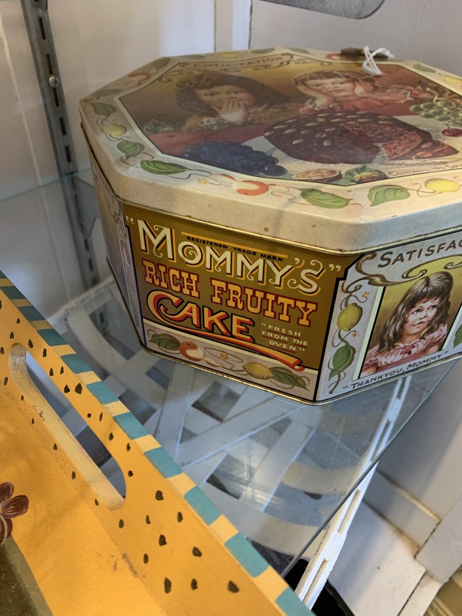 shiftythrifting's tweet photo. I kind of hope it's empty, and I kind of hope it isn't. https://t.co/OLRiqgUb4F